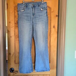 Sz 16 Short AE American Eagle Superstretch Skinny Kick Light Wash Mid-Rise Jeans